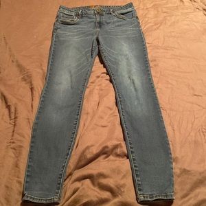 Size 8 Kut from the Kloth skinny jeans